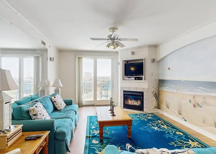 Holiday home Gorgeous In Oceanfront Complex With Shared Pool & Hot Tub Free Wifi
