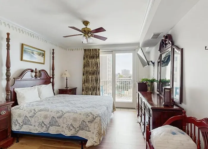 Holiday home Gorgeous In Oceanfront Complex With Shared Pool & Hot Tub Free Wifi