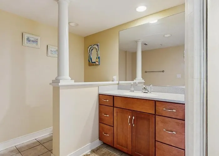 Gorgeous In Oceanfront Complex With Shared Pool & Hot Tub Free Wifi Holiday home *