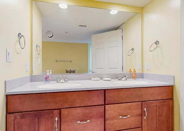 Gorgeous In Oceanfront Complex With Shared Pool & Hot Tub Free Wifi *