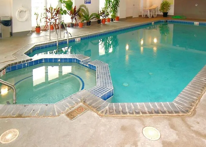 Gorgeous In Oceanfront Complex With Shared Pool & Hot Tub Free Wifi *