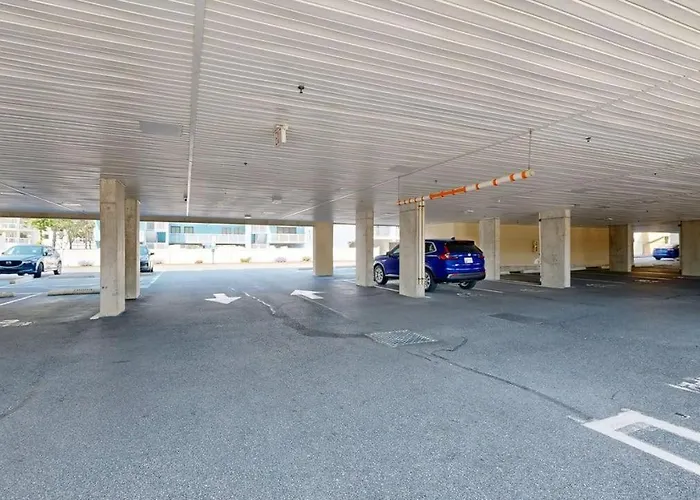 Gorgeous In Oceanfront Complex With Shared Pool & Hot Tub Free Wifi *