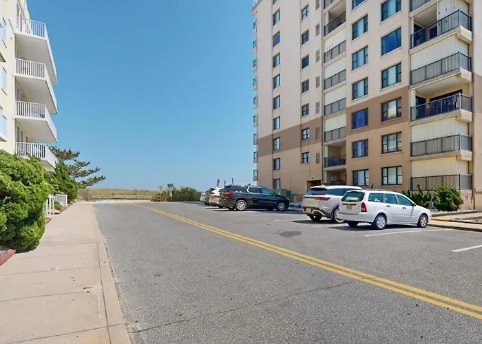 Gorgeous In Oceanfront Complex With Shared Pool & Hot Tub Free Wifi *